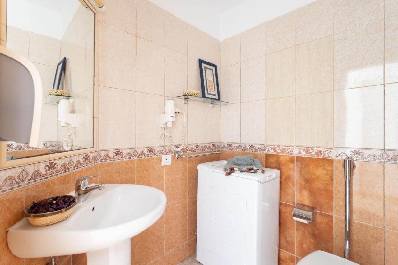Classbnb - Studio 50M From Puerto Colon Beach 아데제 외부 사진