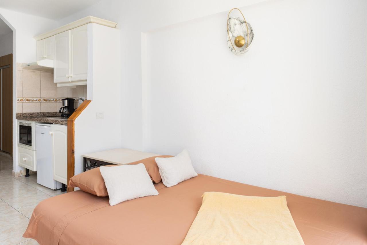 Classbnb - Studio 50M From Puerto Colon Beach 아데제 외부 사진